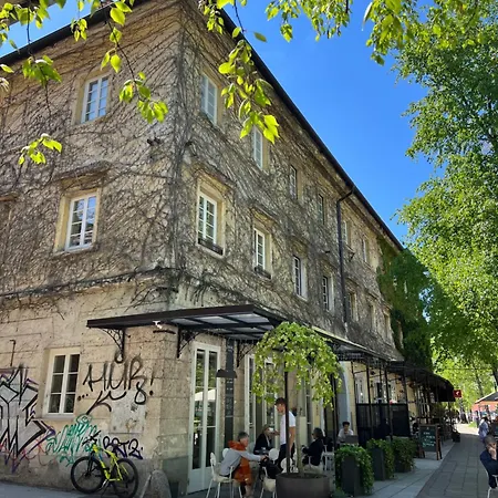Cosy Castle Flat in Ljubljana Center - FREE PARKING Apartma *