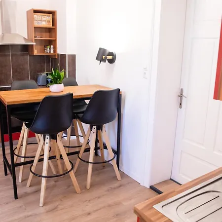 Cosy Castle Flat In Center - Free Parking Apartmán