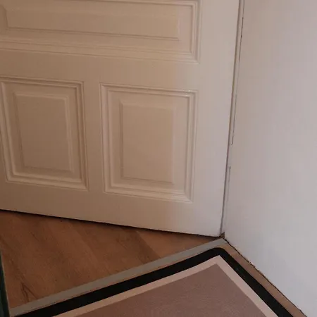 Daire Cosy Castle Flat - Dressing - Free Parking Ljubljana