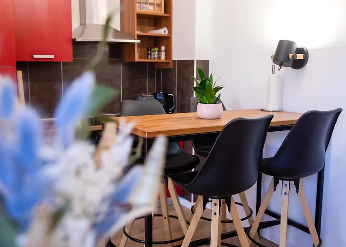 아파트 Cosy Castle Flat In Center - Free Parking *